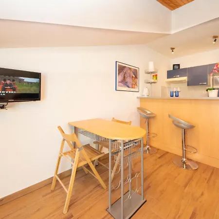 Saric-2 By Interhome *